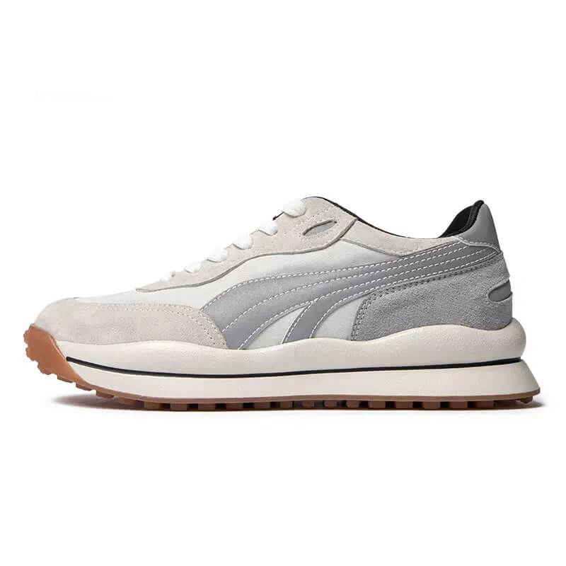 Courir comme Forrest Gump: Baskets rétro blanches, confort arctique, style intemporel!