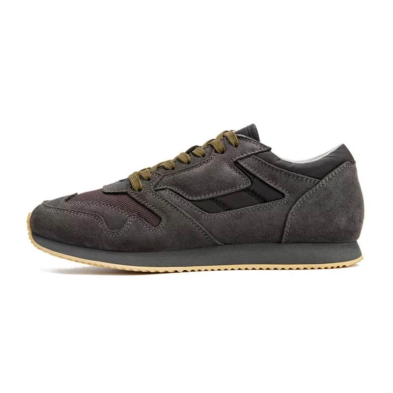 Eclipse 80's : La course rétro revit ! Sneakers homme stylées pour un look vintage irrésistible.